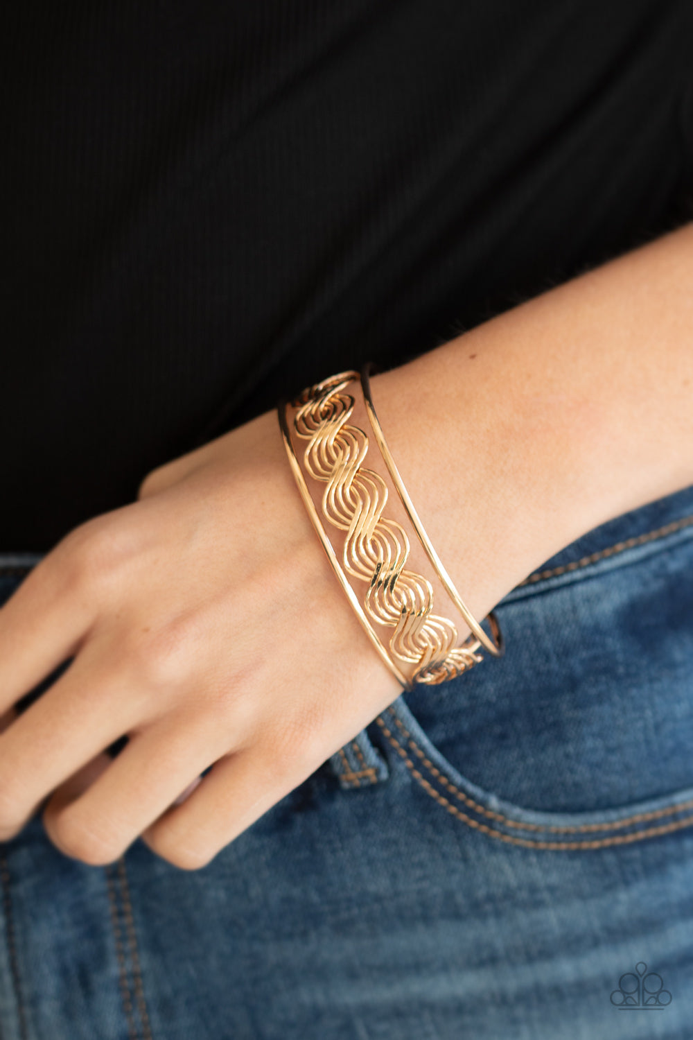 WEAVE An Impression - Gold Bracelet